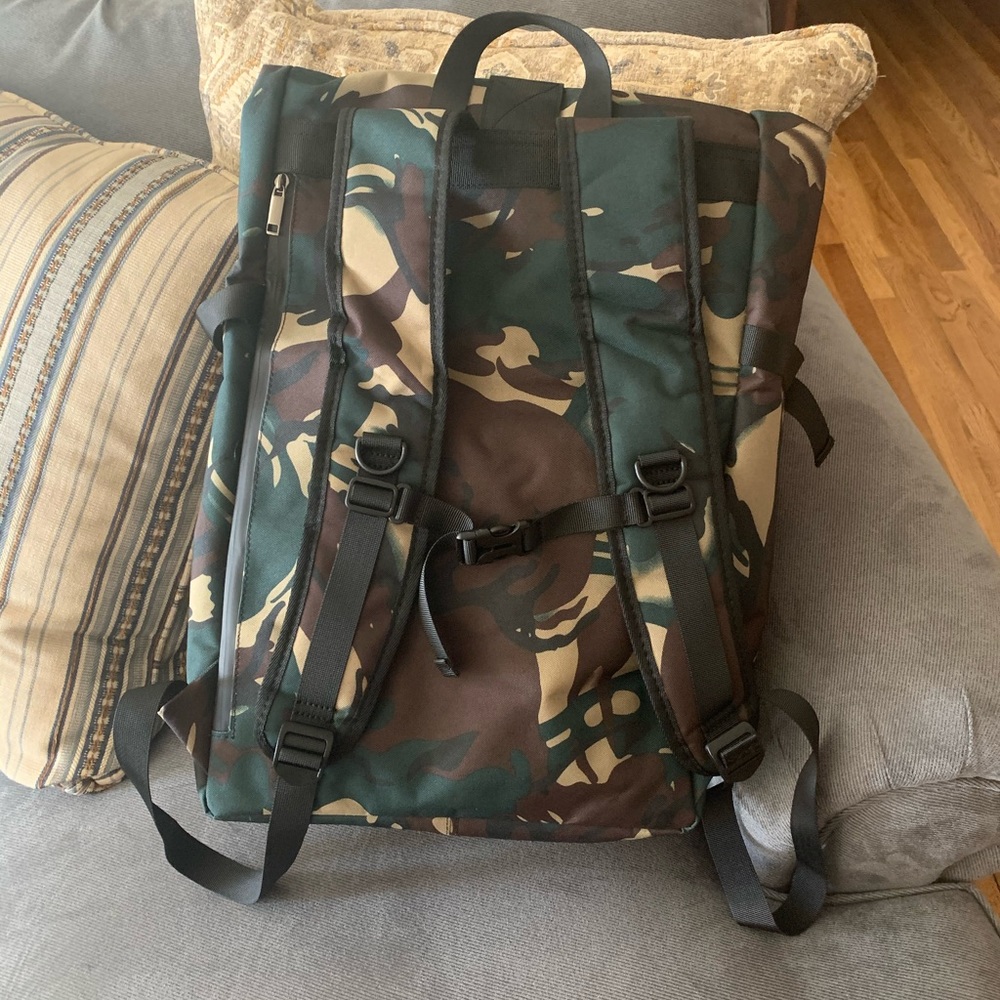 WIFF Camouflage Smell, Ordor and Weather Proof Combination Lock carbon lined bag - Picture 9 of 15